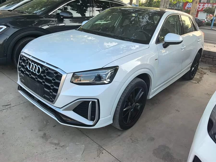 Audi Q2L