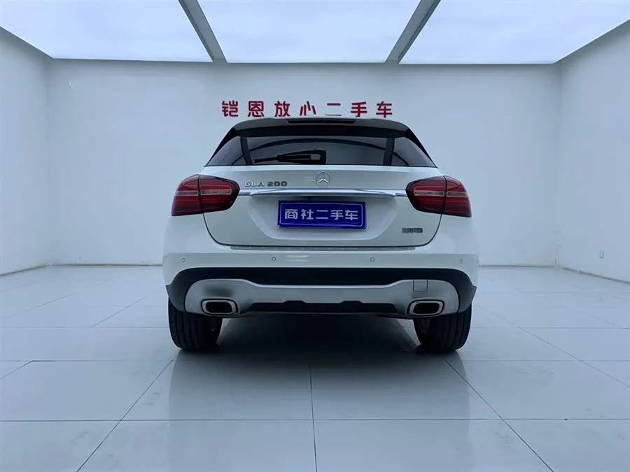 Mercedes Benz GLA