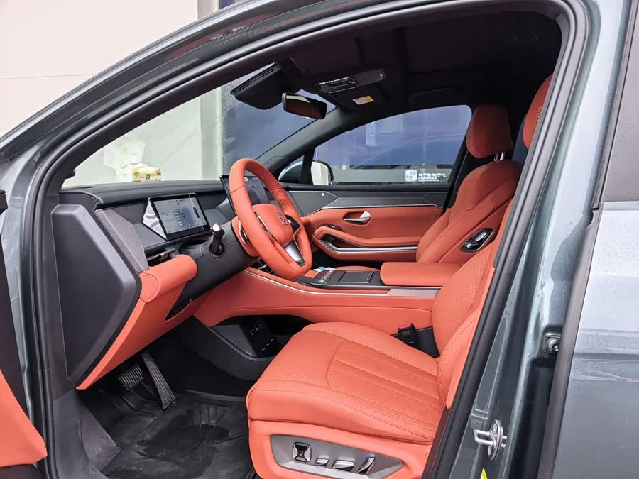 BYD Tang L