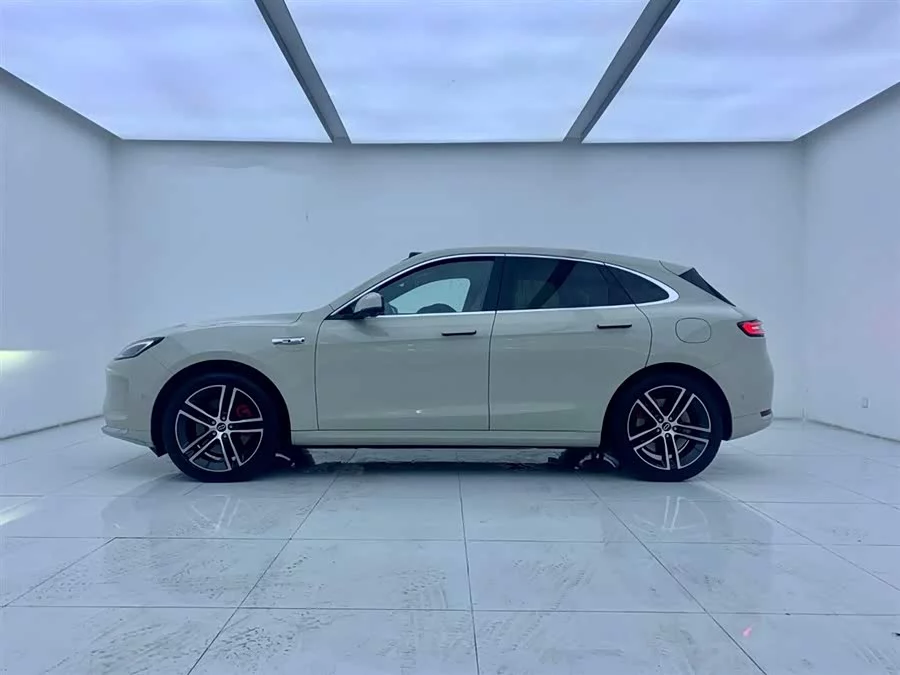 AITO Wenjie M5