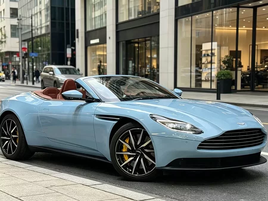 Aston Martin DB11