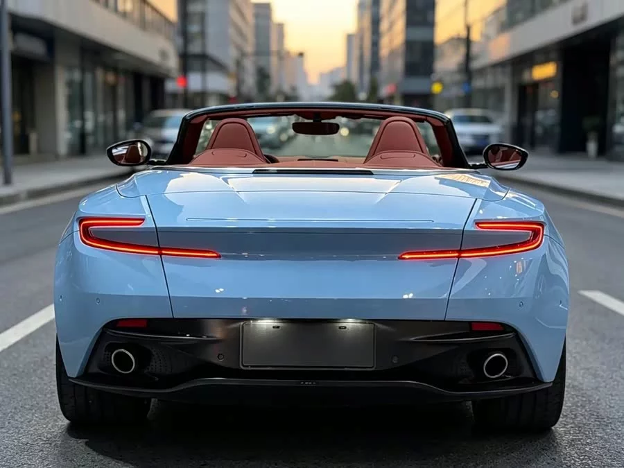 Aston Martin DB11