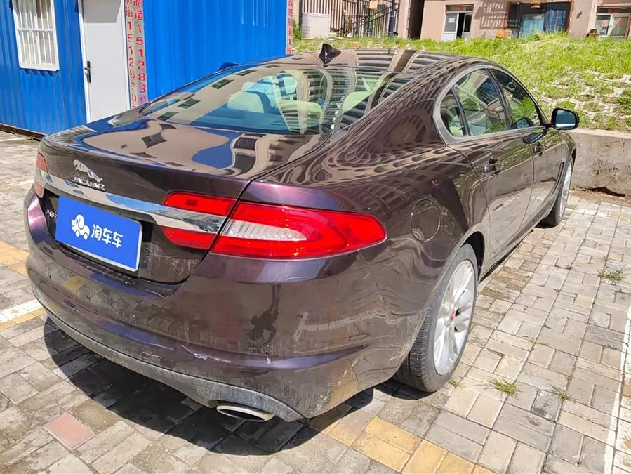 Jaguar XF