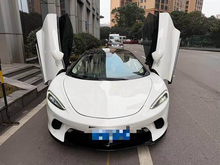 McLaren GT