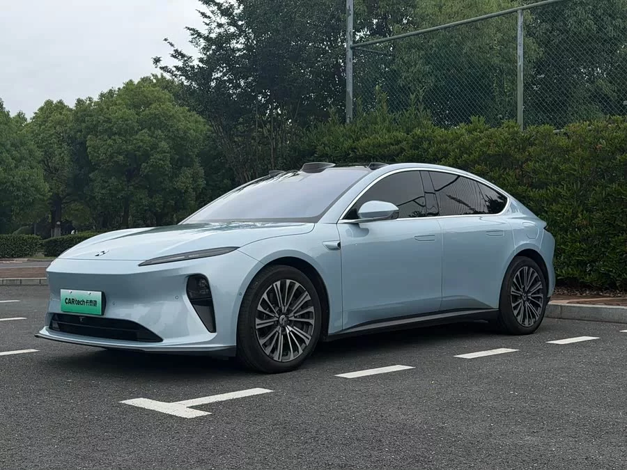 NIO ET5