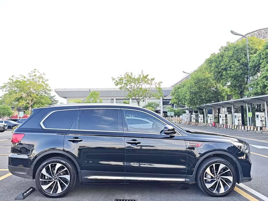 Hongqi HS7