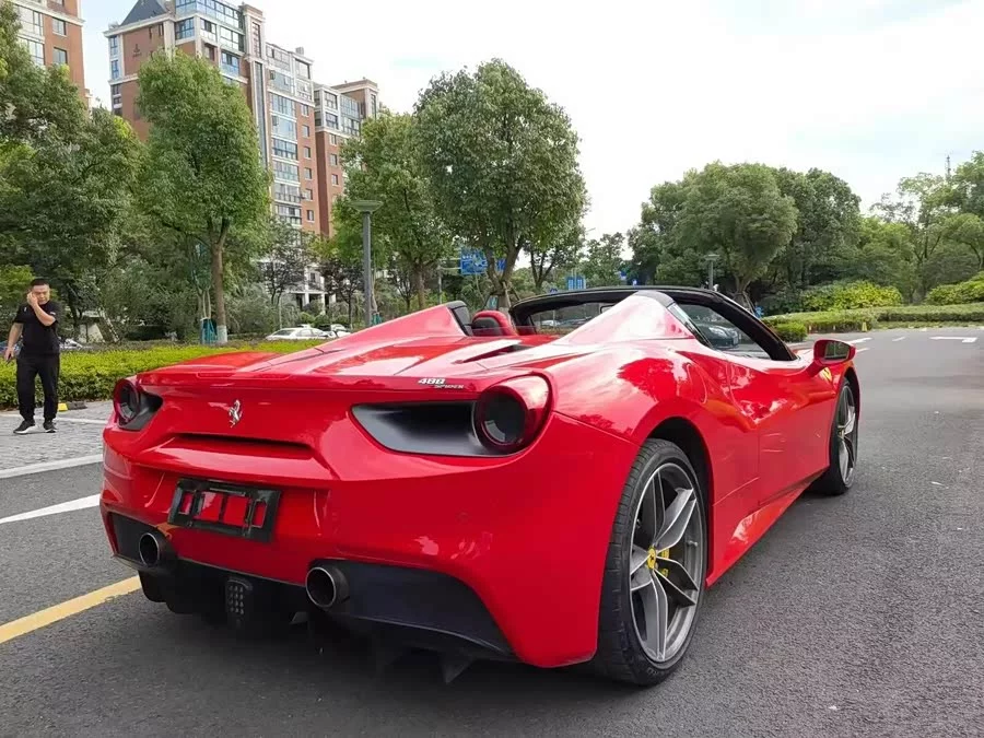 Ferrari 488