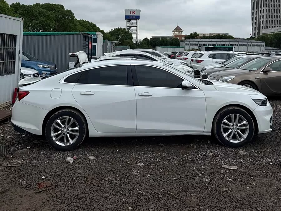 Chevrolet Malibu XL