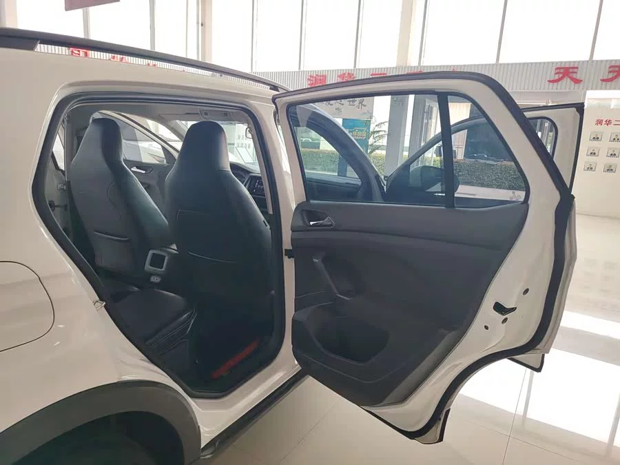 Volkswagen T-Cross (Tukai)
