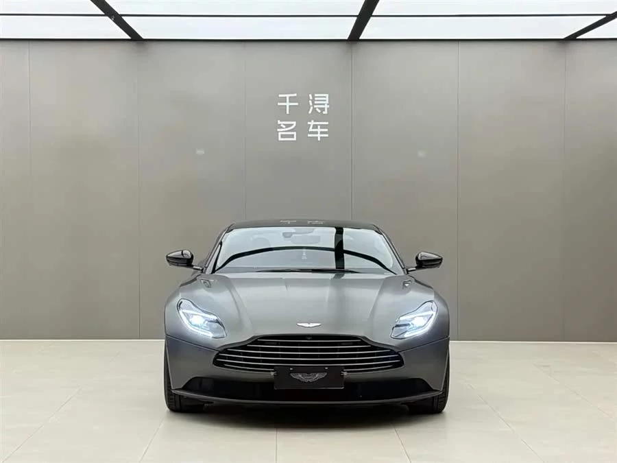 Aston Martin DB11