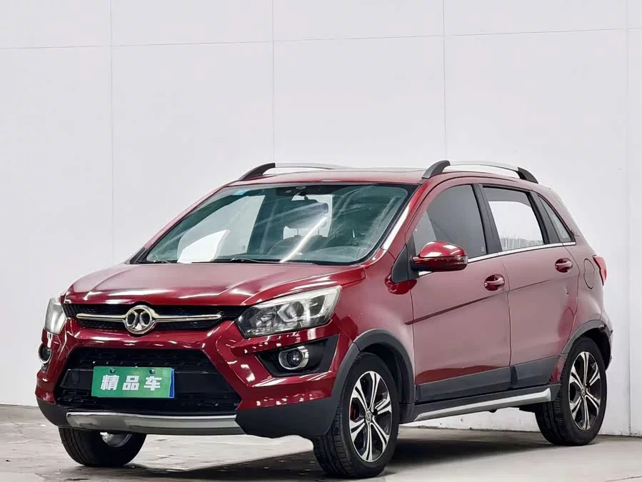 BAIC Saab X25