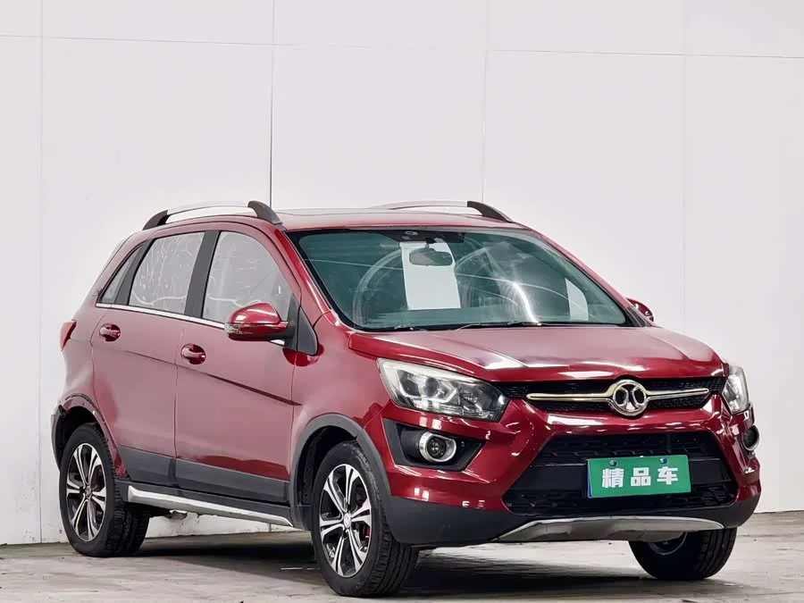 BAIC Saab X25