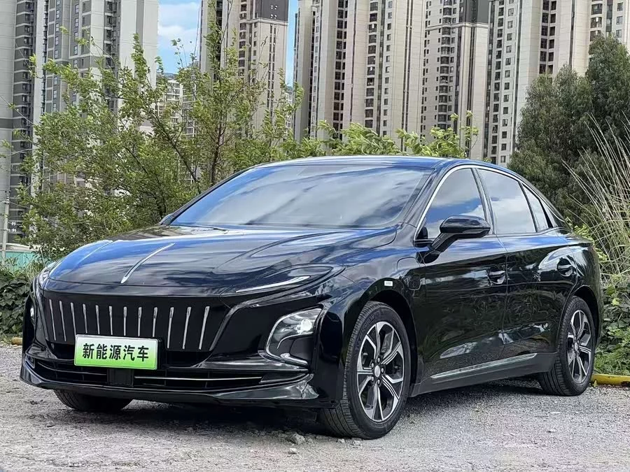 Hongqi E-QM5