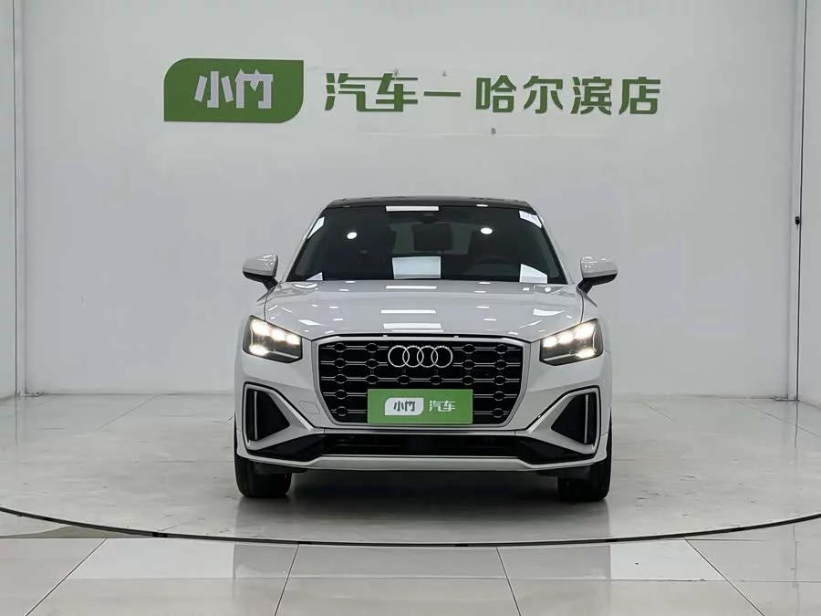 Audi Q2L