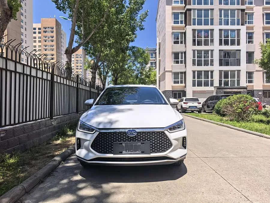 BYD e2