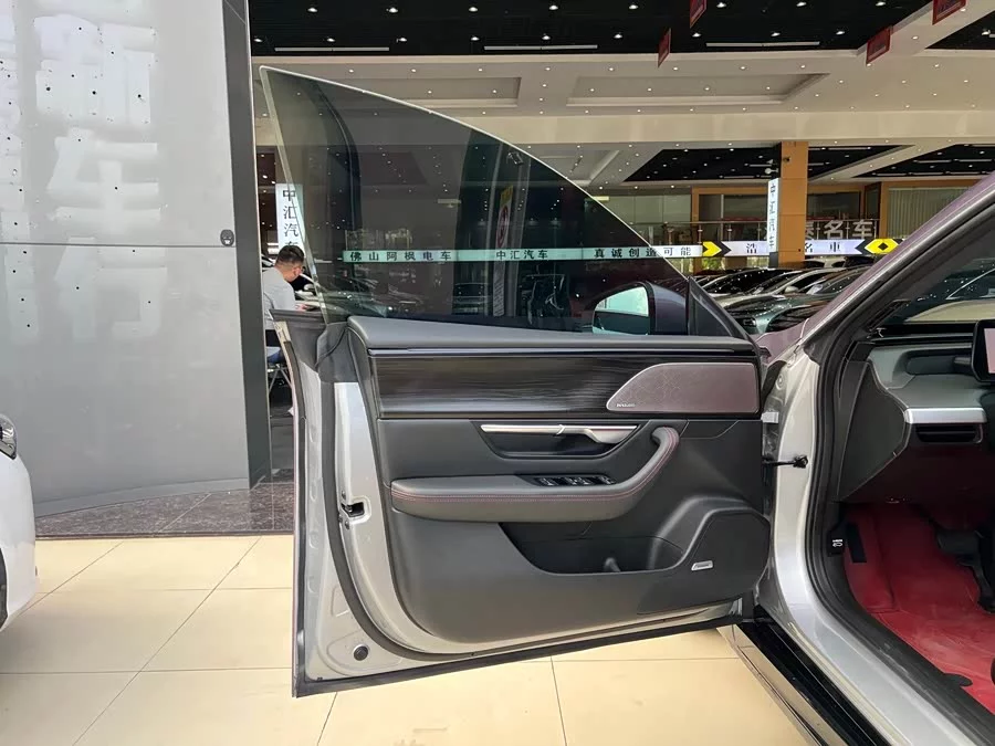 Xpeng P7