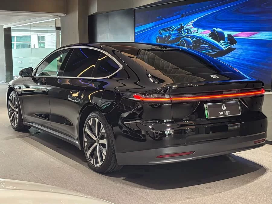NIO ET7