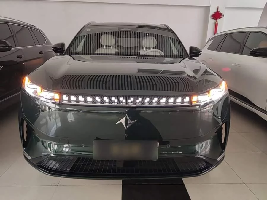 Dongfeng eπ008