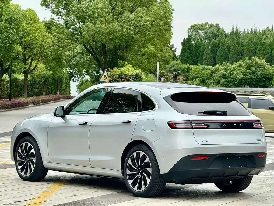 AITO Wenjie M5