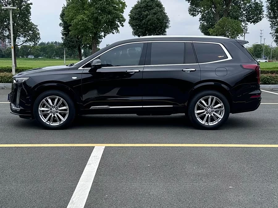 Cadillac XT6