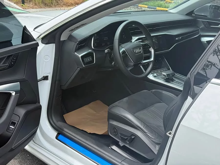 Audi A7L