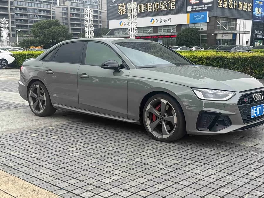Audi S4