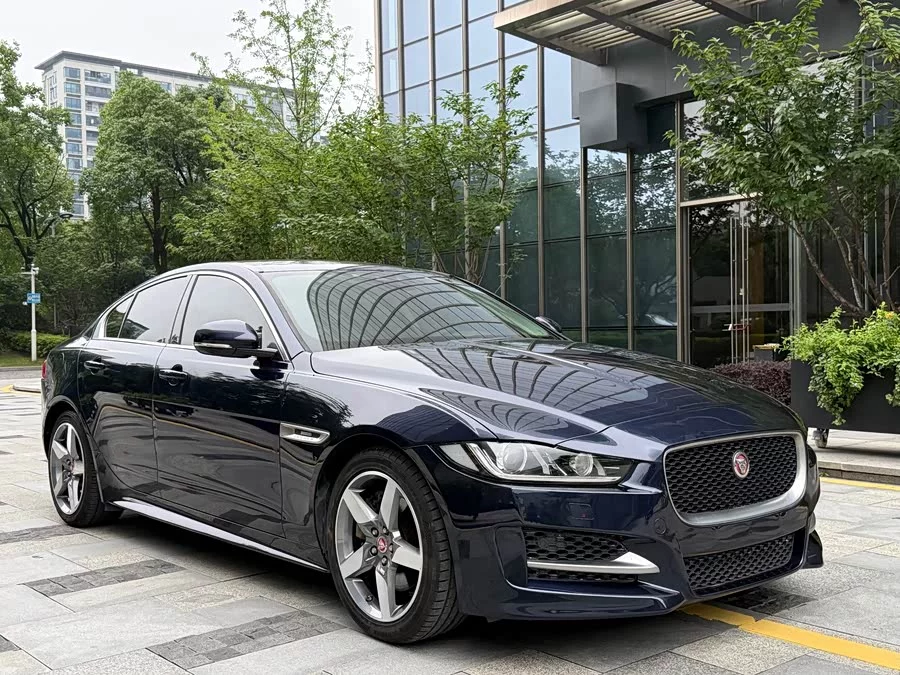 Jaguar XE