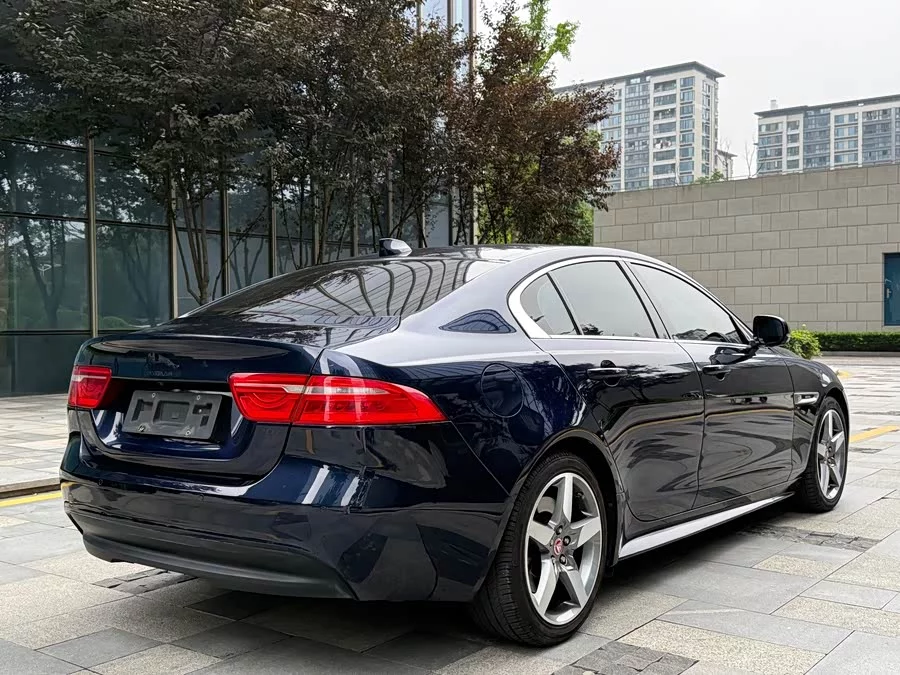Jaguar XE