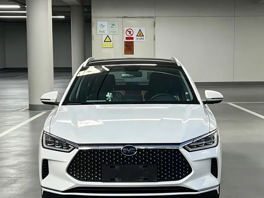 BYD e2