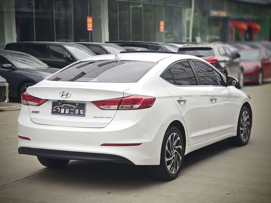 Hyundai elantra