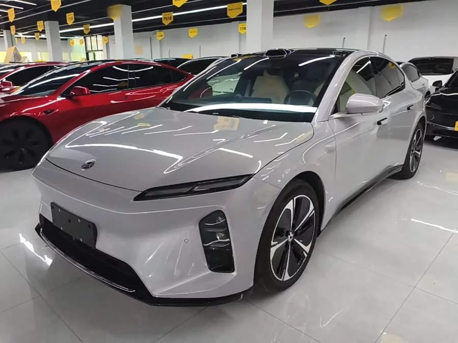 NIO ET5