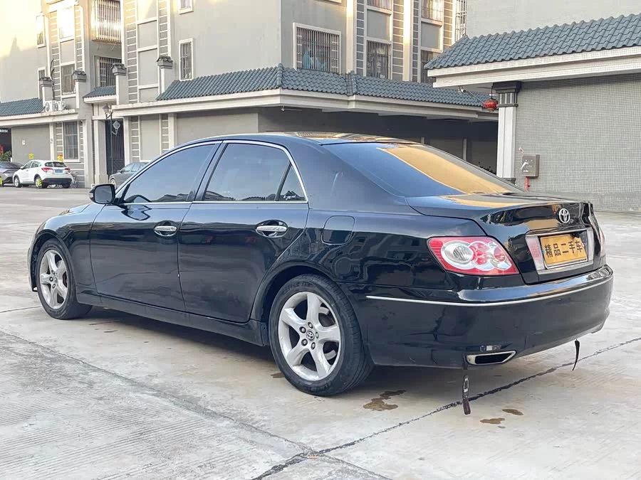 Toyota Reiz