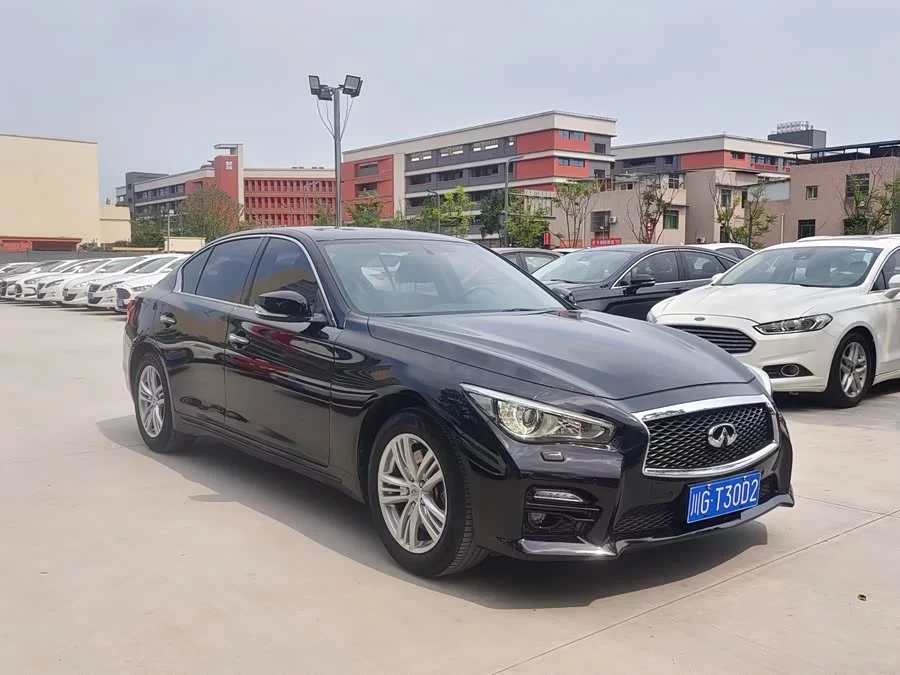 Infiniti Q50L