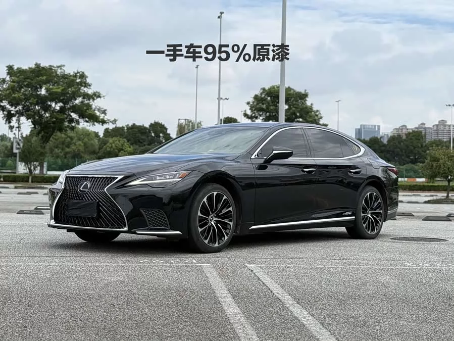 Lexus LS