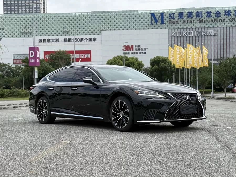 Lexus LS