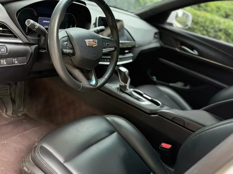 Cadillac CT4