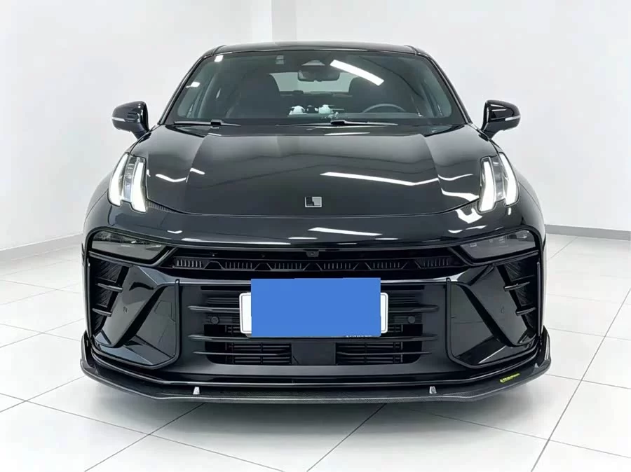 Lynk & Co 03