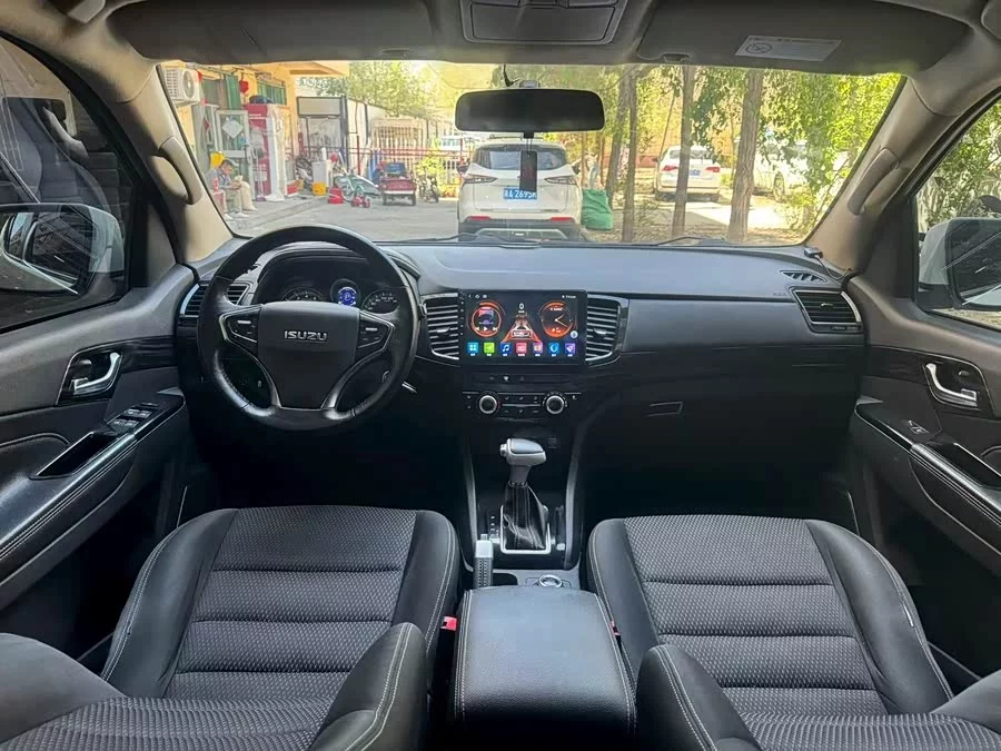 Isuzu mu-X