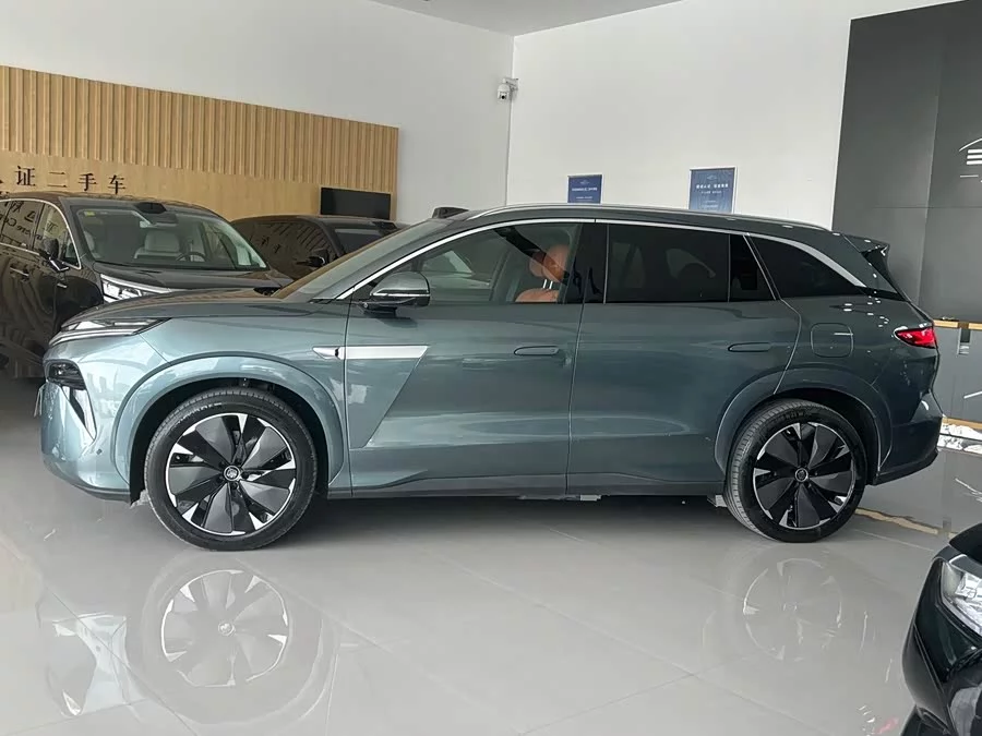 BYD Tang L