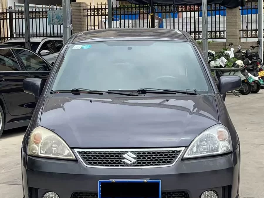 Suzuki Liana