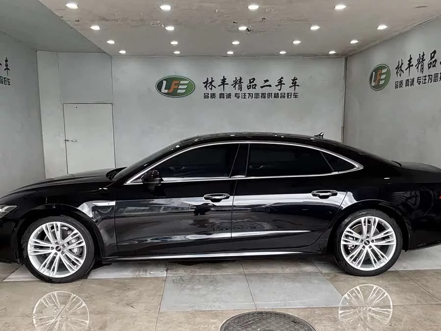 Audi A7L