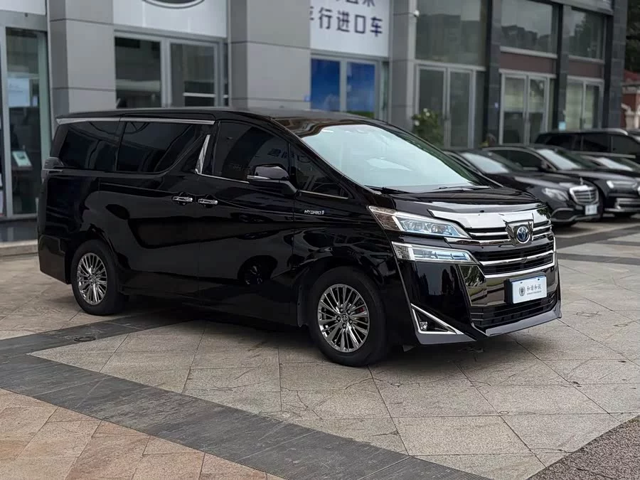 Toyota Crown Vellfire