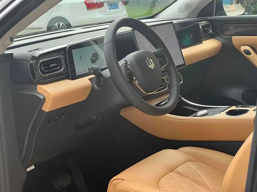 Leapmotor C11