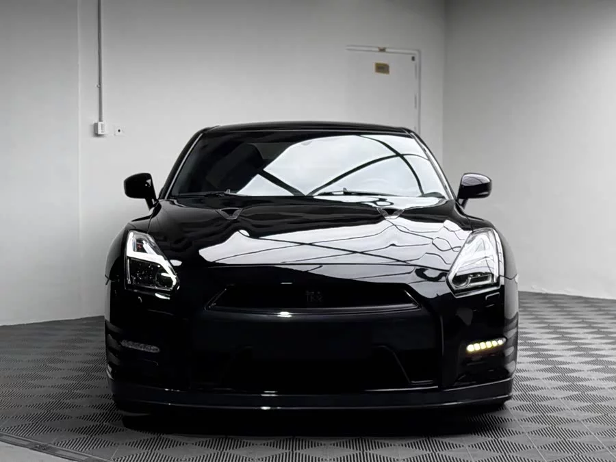 Nissan GT-R