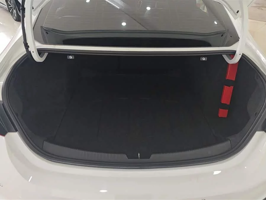 Chevrolet Malibu XL