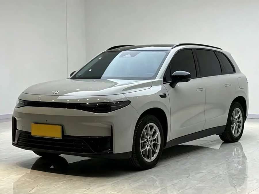 Leapmotor C10