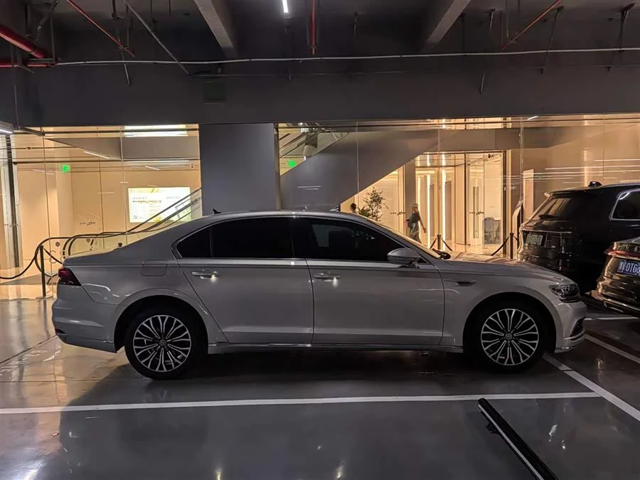 Volkswagen Phaeton / Phideon
