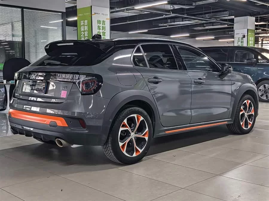 Lynk & Co 02