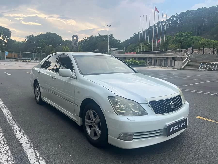 Toyota crown