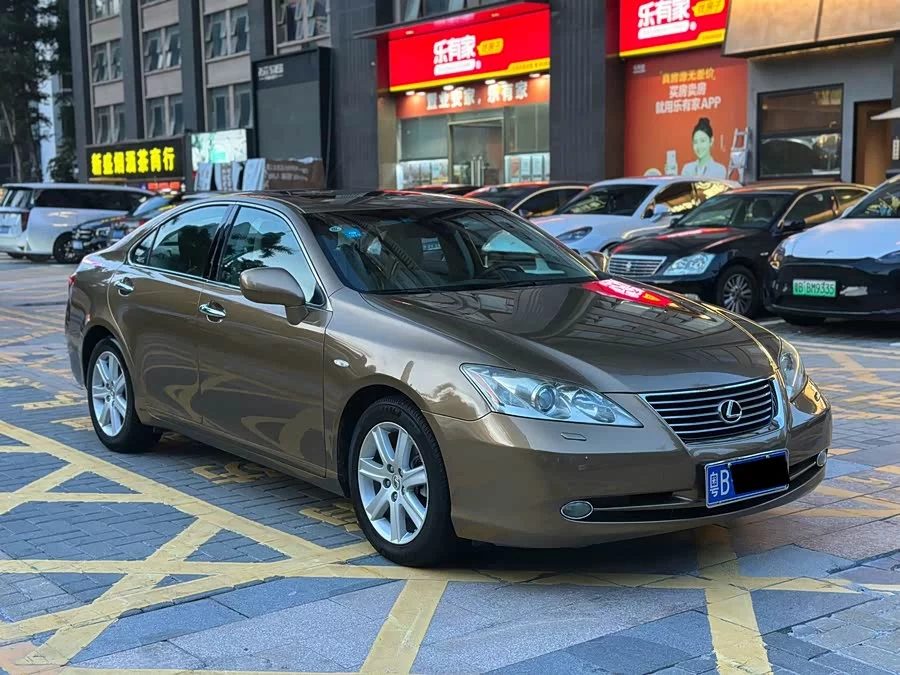 Lexus ES